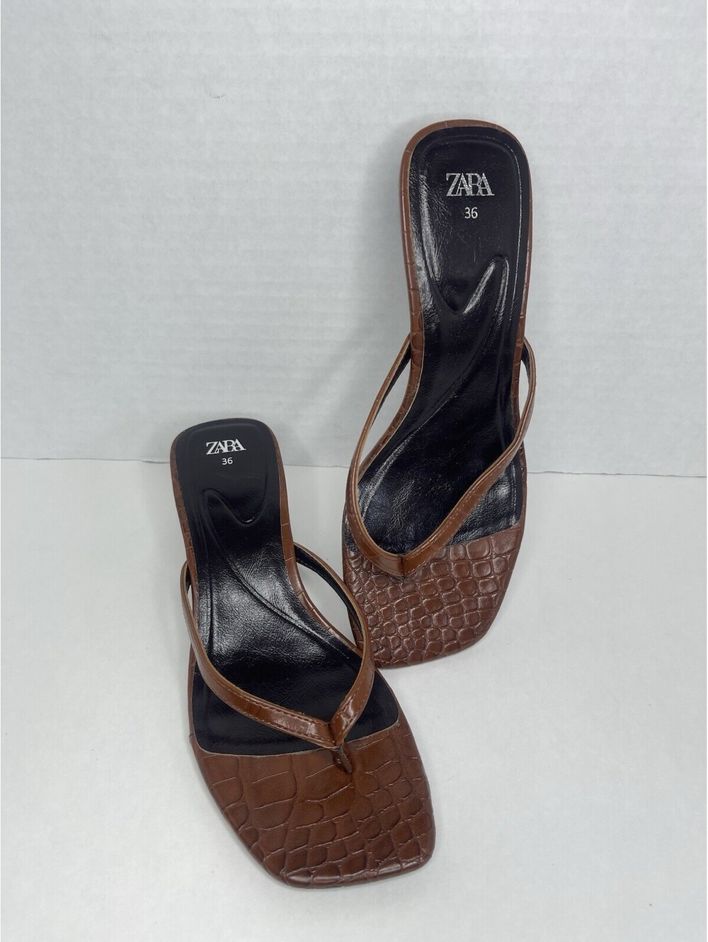 Zara Brown Croc‑Effect Thong Kitten Heel Sandals — Size EUR 35/ US 5